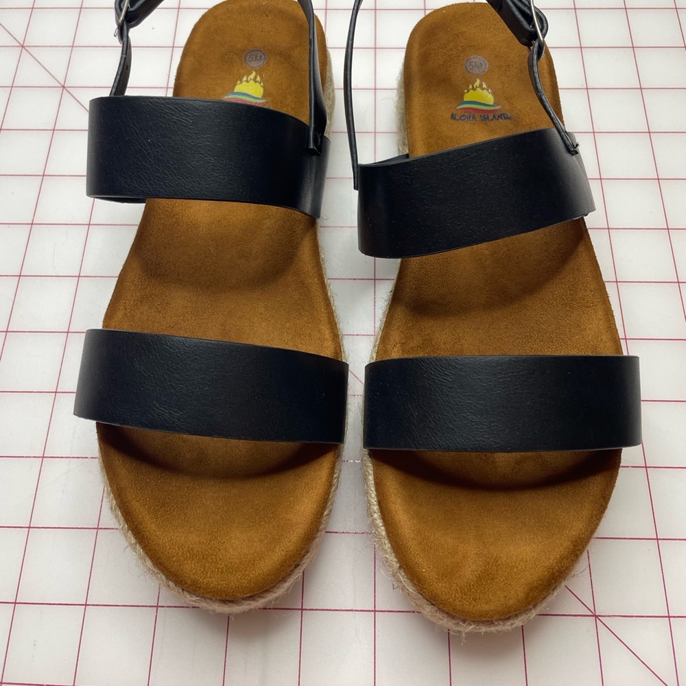 Womens sandal size 6